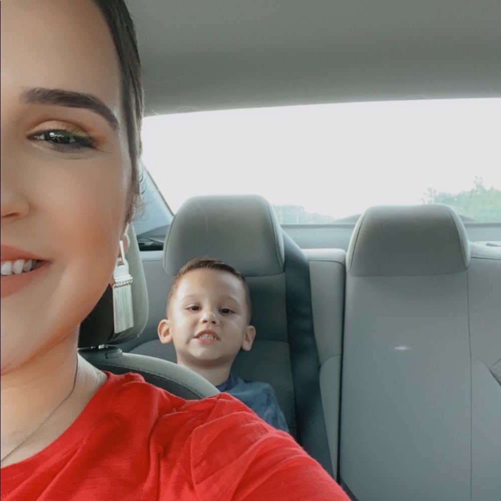 Meet your Posher, Elizabeth